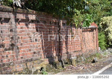 赤レンガの塀 118005202