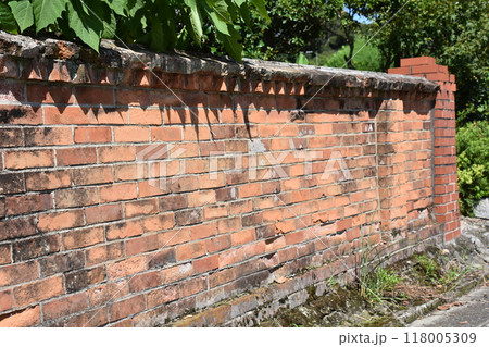 赤レンガの塀 118005309
