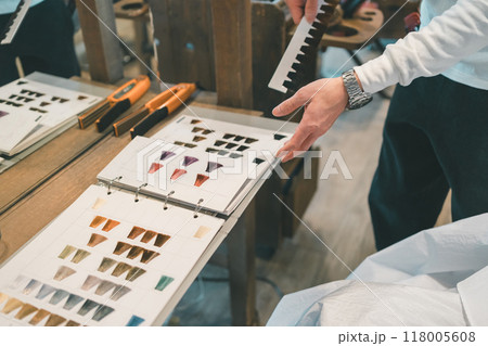 beauty parlor 118005608