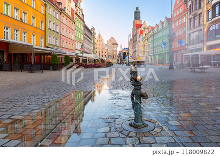 Colorful Facades at Market Square, Wroclaw, Poland Colorful Facades at Market Square, Wroclaw, Poland 118009822