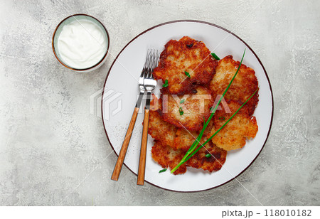 potato pancakes, pancakes with sour cream, Belarusian dish, homemade, no people, potato pancakes, pancakes with sour cream, Belarusian dish, homemade, no people, 118010182
