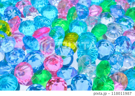 キラキラしたアクリルアイス 118011987