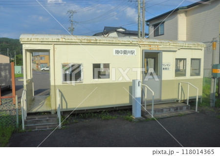 貨車駅転用駅舎のJR八戸線 陸中夏井駅 118014365