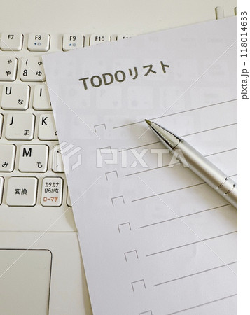TODOリスト　　ビジネスイメージ　優先順位　縦位置 118014633