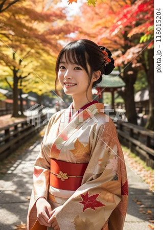 紅葉のアーチの中微笑む着物女性 紅葉のアーチの中微笑む着物女性 118015204