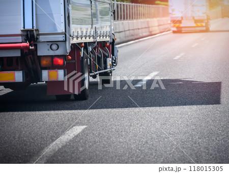 トラック 118015305