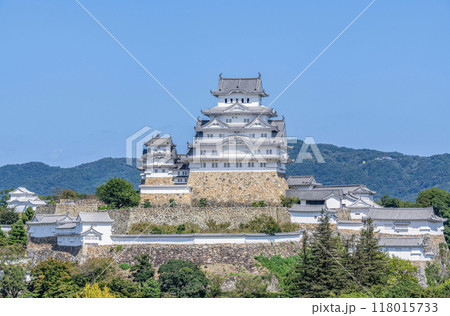 兵庫県姫路市 日本100名城 現存12天守の一つ 快晴の国宝姫路城天守 兵庫県姫路市 日本100名城 現存12天守の一つ 快晴の国宝姫路城天守 118015733