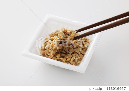 パックに入ったひきわり納豆 118016467