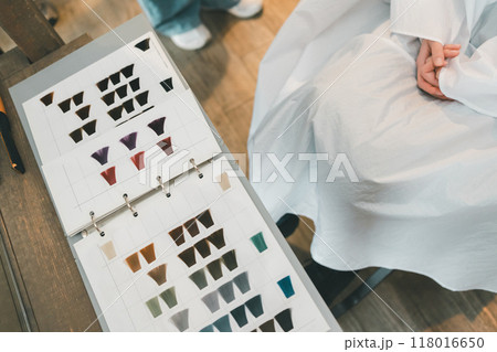 beauty parlor 118016650