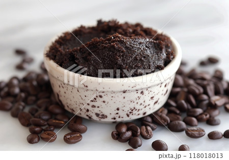 Coffee scrub in ceramic bowl Coffee scrub in ceramic bowl 118018013
