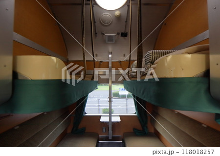 ブルートレインのコンパートメント寝台（B寝台） 118018257