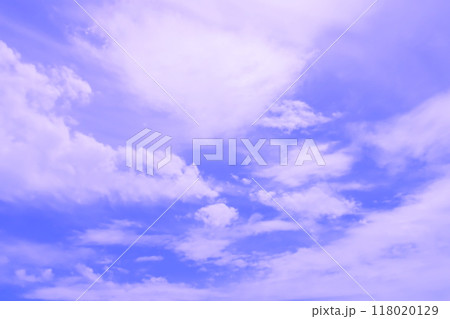 青い空と白い雲(背景素材) 青い空と白い雲(背景素材) 118020129