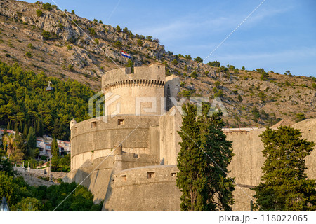 Medieval walls of the Old Walled City of Dubrovnik, UNESCO world heritage site at the Adriatic Sea in Croatia 118022065