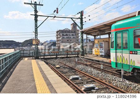 福岡県直方市の筑豊直方駅終着点と列車 福岡県直方市の筑豊直方駅終着点と列車 118024396