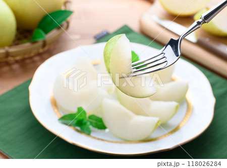 シャキッとした食感 二十世紀梨 ( カットイメージ ) シャキッとした食感 二十世紀梨 ( カットイメージ ) 118026284