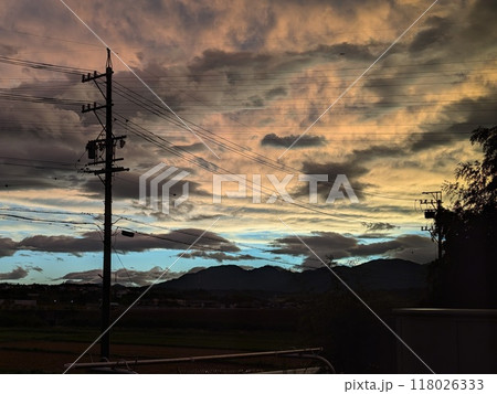 雨上がりの夕焼け 雨上がりの夕焼け 118026333