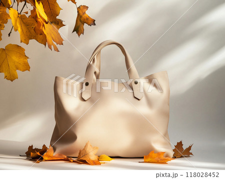 秋のイメージのベージュのトートバッグ 秋のイメージのベージュのトートバッグ 118028452