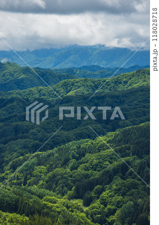 日本 長野県長野市鬼無里の大望峠から眺める風景 日本 長野県長野市鬼無里の大望峠から眺める風景 118028718