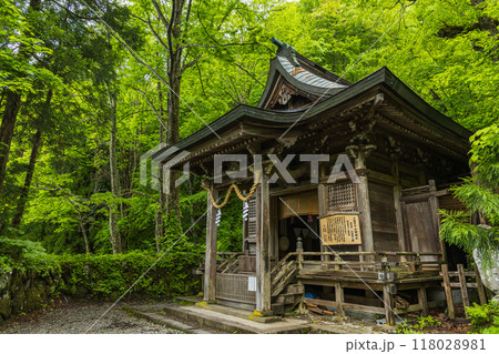 日本 長野県長野市にある戸隠神社の奥社横にある九頭龍社 日本 長野県長野市にある戸隠神社の奥社横にある九頭龍社 118028981