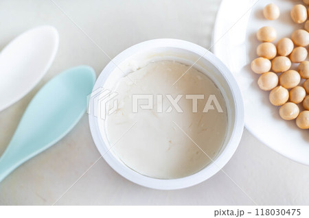 カップ入り豆乳ヨーグルト カップ入り豆乳ヨーグルト 118030475