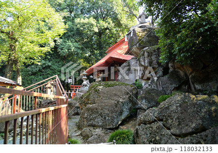 群馬県前橋市下大屋町の子育ての神様 朝日に輝く産泰神社 群馬県前橋市下大屋町の子育ての神様 朝日に輝く産泰神社 118032133
