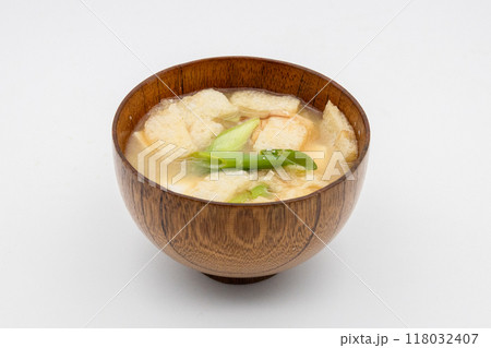 揚げと葱の味噌汁 118032407
