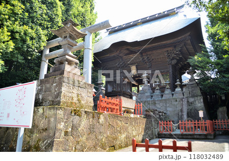 群馬県前橋市下大屋町の子育ての神様　朝日に輝く産泰神社 118032489