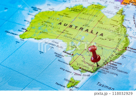 Push pin pointing Australia Push pin pointing Australia 118032929