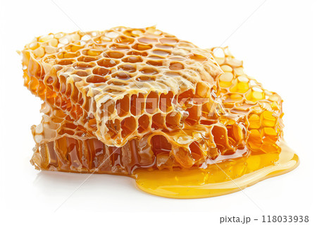 Honeycombs and sweet honey isolated on white background 118033938