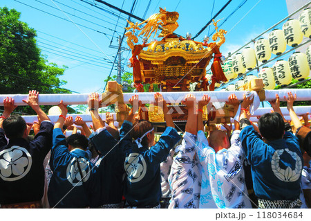 2024年6月の浦安三社祭の神輿と祭りの風景 118034684