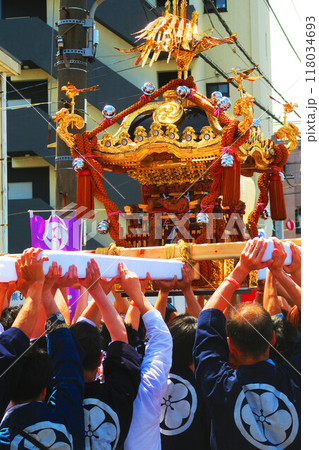 2024年6月の浦安三社祭の神輿と祭りの風景 118034693