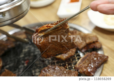 Korean bbq. LA marinated beef ribs 118038269