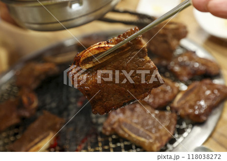 Korean bbq. LA marinated beef ribs 118038272