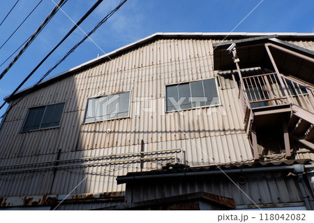 工場の建屋 118042082
