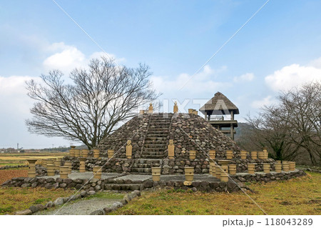 鳥取・伯耆古代の丘公園 帆立貝式古墳 118043289