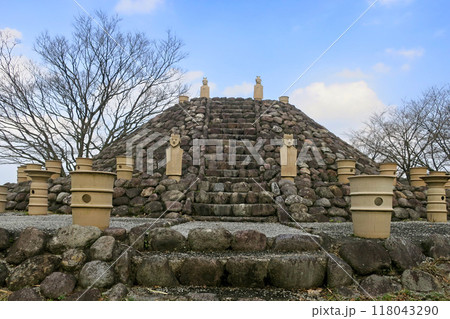 鳥取・伯耆古代の丘公園 帆立貝式古墳 118043290