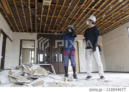 内装解体現場　リノベーション　リフォーム　　　 118044677