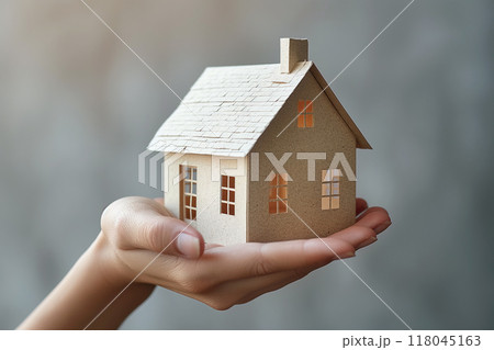 紙でできた家を手に持っている3 AI生成画像 紙でできた家を手に持っている3 AI生成画像 118045163