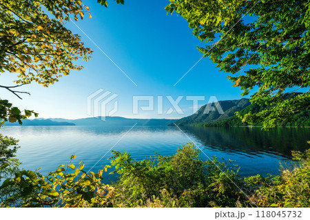 新緑の十和田湖 118045732