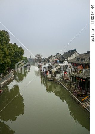 西塘古鎮～永宁桥から环秀桥方面のながめ～(中国-西塘) 118047144