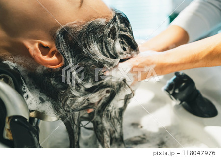 beauty parlor 118047976