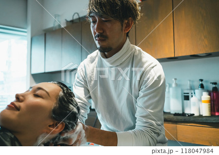 beauty parlor 118047984