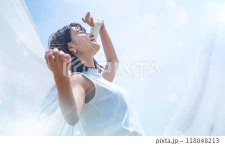健やかな女性　ポートレート 118048213