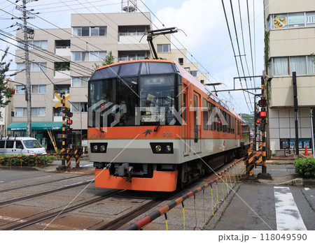 叡山電鉄修学院駅に到着する900形電車 118049590