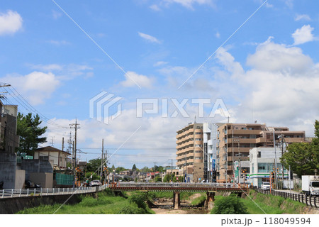 仁川の阪急今津線仁川駅と鉄橋 仁川の阪急今津線仁川駅と鉄橋 118049594