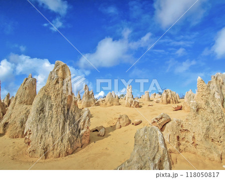 砂漠の奇岩群ピナクルズ!西オーストラリアの人気観光スポット 砂漠の奇岩群ピナクルズ!西オーストラリアの人気観光スポット 118050817