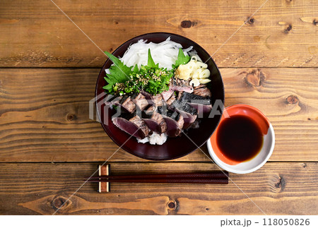 カツオのタタキ丼 118050826