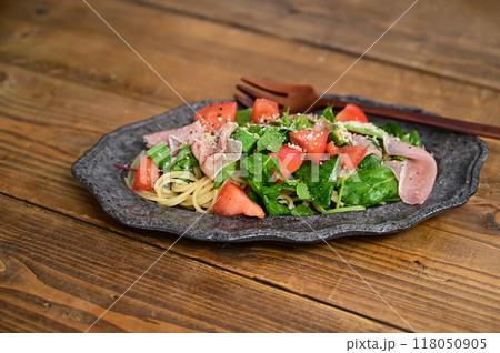 トマトと生ハムの冷製パスタ トマトと生ハムの冷製パスタ 118050905