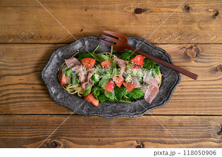 トマトと生ハムの冷製パスタ トマトと生ハムの冷製パスタ 118050906