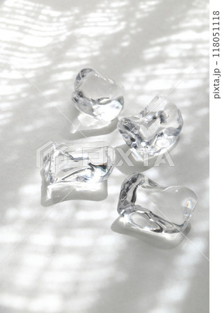 爽やかな雰囲気のアクリル氷の素材画像 爽やかな雰囲気のアクリル氷の素材画像 118051118